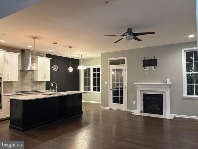 Foto del edificio - 4204 Lariat Way