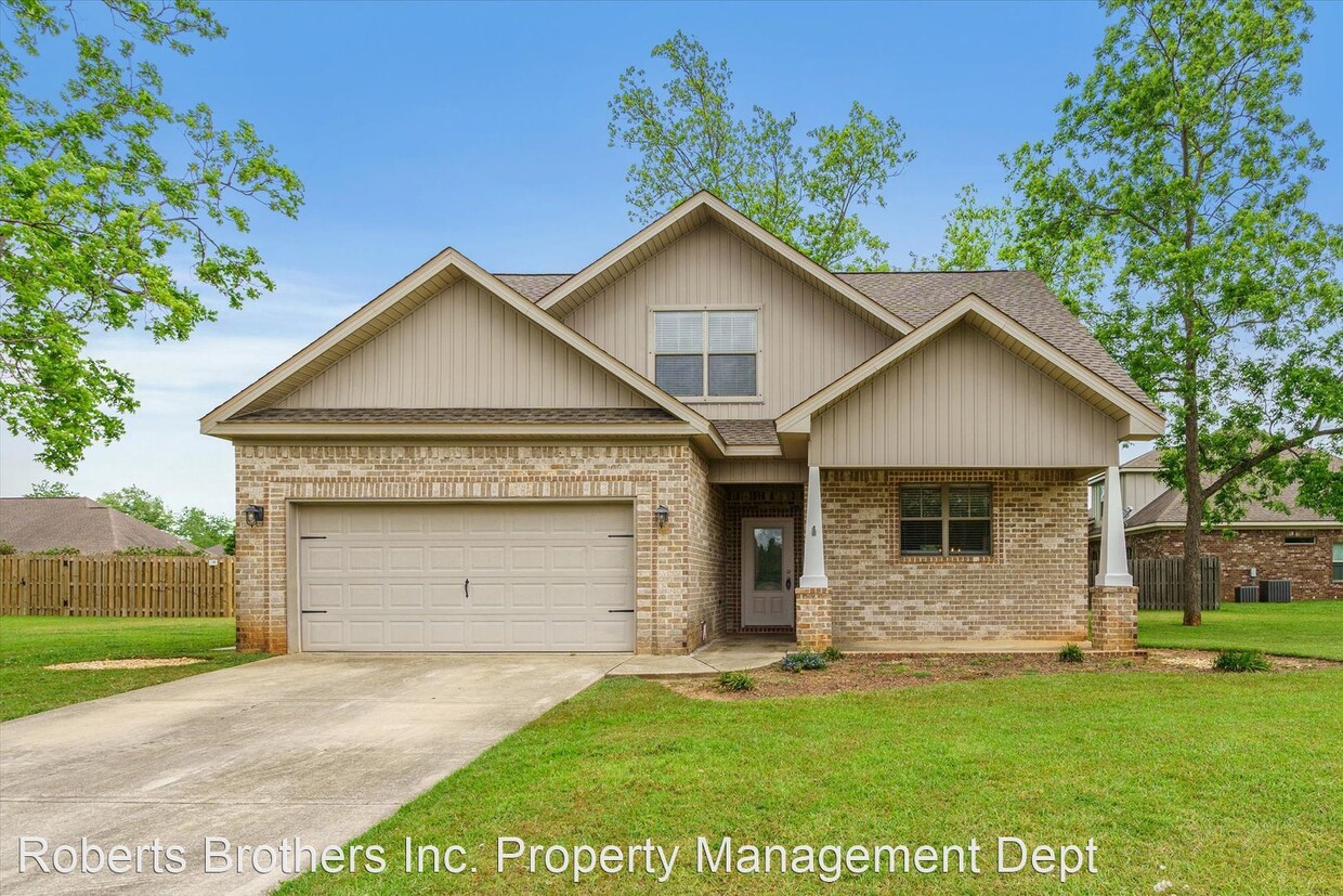 Foto principal - 4 br, 2.5 bath House - 8795 Bainbridge Drive