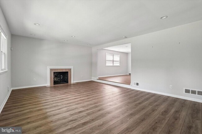 Foto del edificio - 1910 Stone Ridge Ln