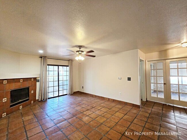 Foto del edificio - 8452 Boseck Dr