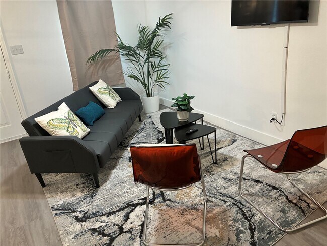 Foto del edificio - 739 Neyland St