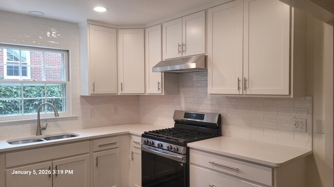 Foto del edificio - 2922 Hostetler St