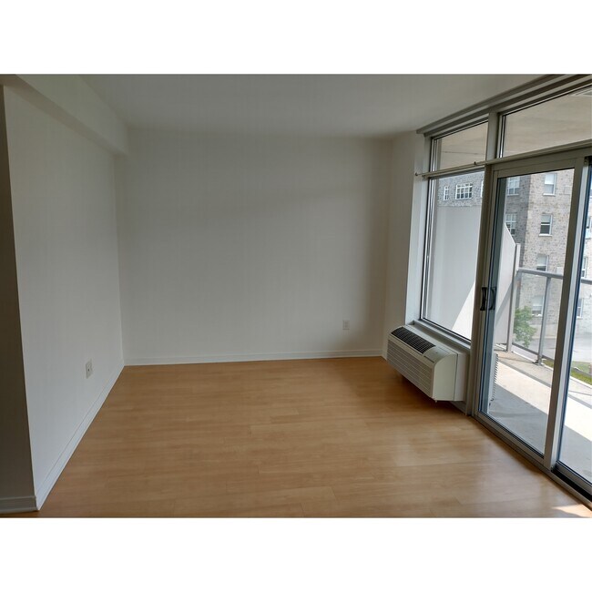 345 WilfridLavigne Boul Unit 430, Gatineau, QC J9H 0E7 Condo for