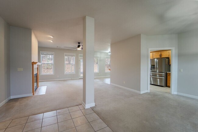 Foto del edificio - Charming 4 bedroom, 2 bathroom located in the picturesque Hot Springs Village