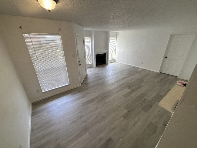 Building Photo - 919 S Weatherred Dr