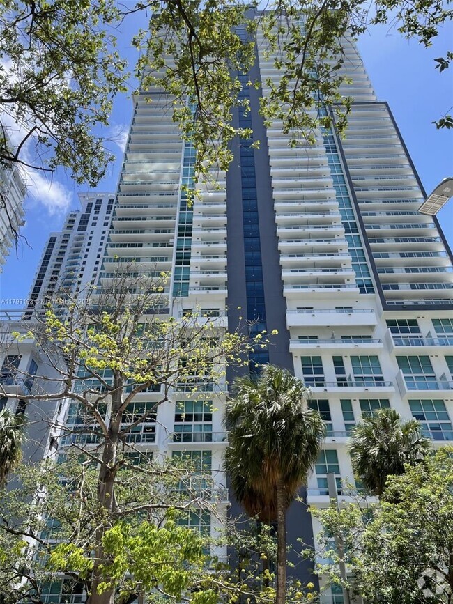 Building Photo - 1080 Brickell Ave