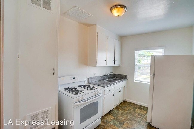 Foto del edificio - 2622 S Cloverdale Ave