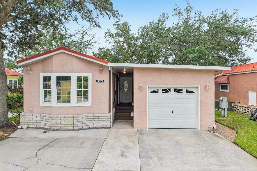 Foto principal - 6621 La Mesa Rd