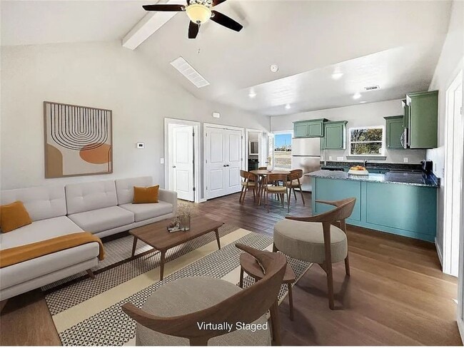 Building Photo - Charming 2-Bed Home in Chickasha -  Move-In Ready