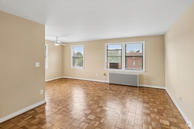 1BR, 1BA - 600SF - Living Room - The MacArthur Apartments
