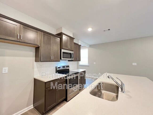 Foto del edificio - 1177 Lucan Ln