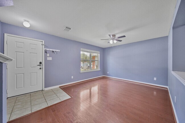 Building Photo - 16110 Plattsmouth Ln