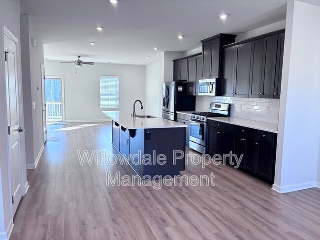 Foto del edificio - 812 Channing Park Cir