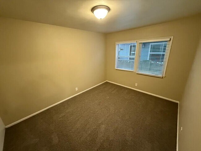 Foto del edificio - 7153 De Palma St