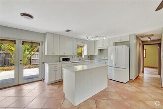 Building Photo - 4205 N Hwy A1A