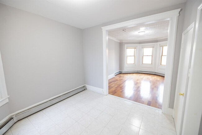 Foto del edificio - 216 Highpoint Ave