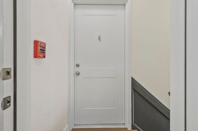 Building Photo - 1929 2nd St NE