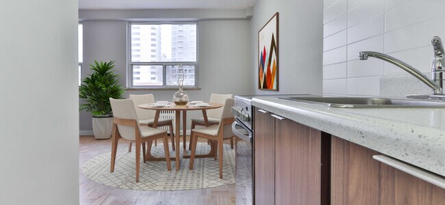 Photo du bâtiment - Mid-Town Apartments