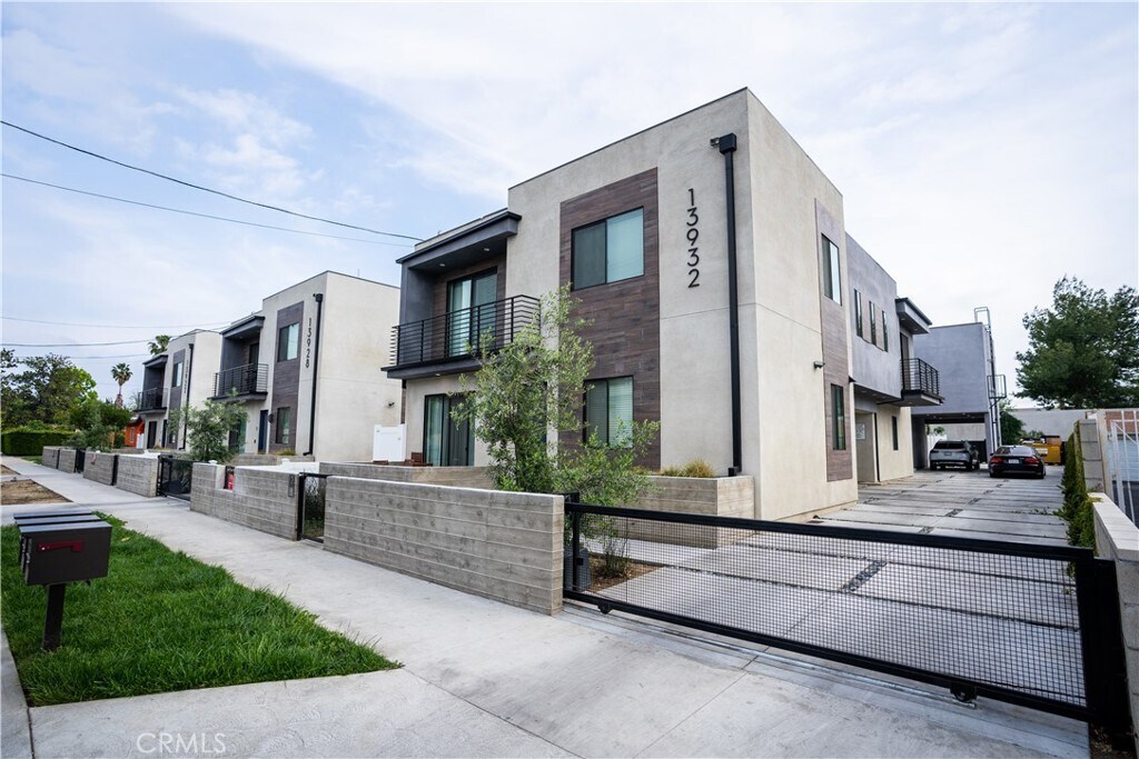 Foto principal - 13932 Bessemer St