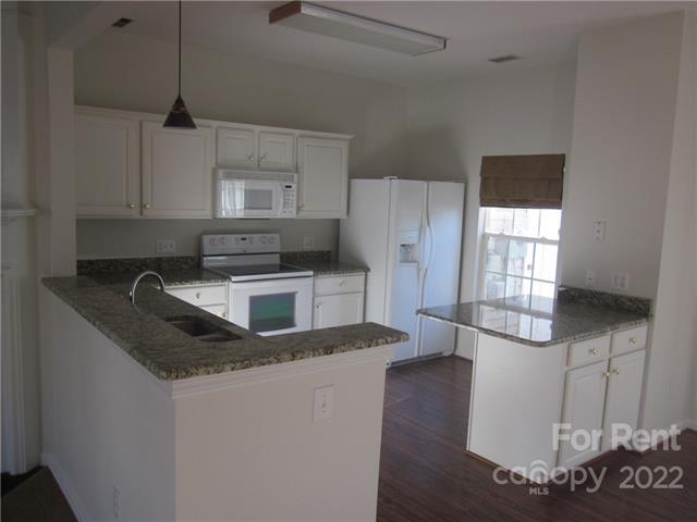 Building Photo - 6651 Rothchild Dr