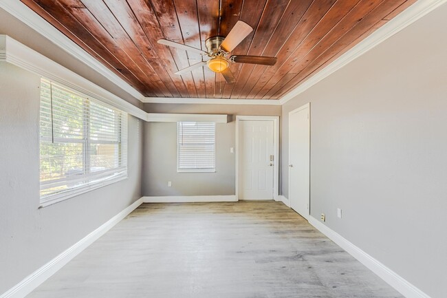 Photo - 112 W 34th St Apartment