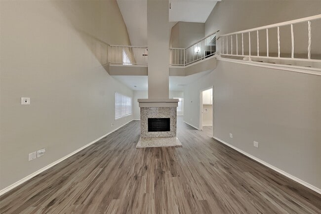 Building Photo - 4327 Palmer Plantation Dr