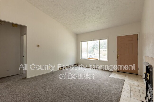 Foto del edificio - 841 Crisman Dr
