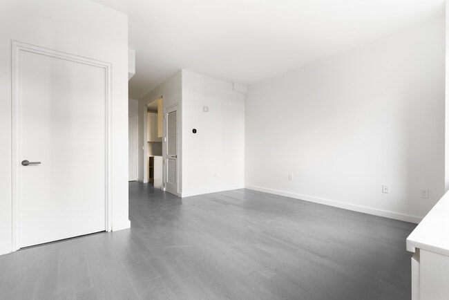 Interior Photo - 101 West End Avenue