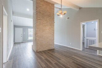 Building Photo - 9462 Fuqua St