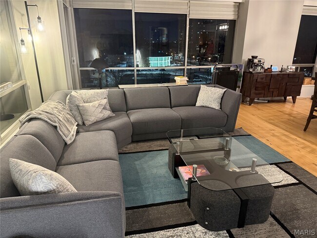 Foto del edificio - 4501 Lindell Blvd