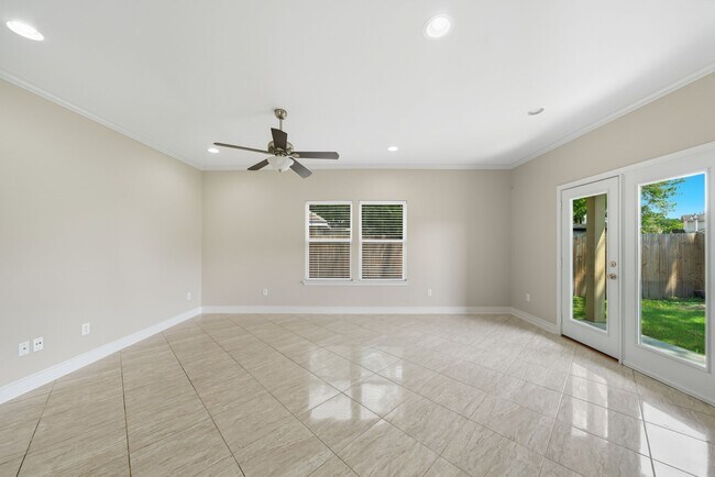 Foto del edificio - 14623 Taymouth Dr