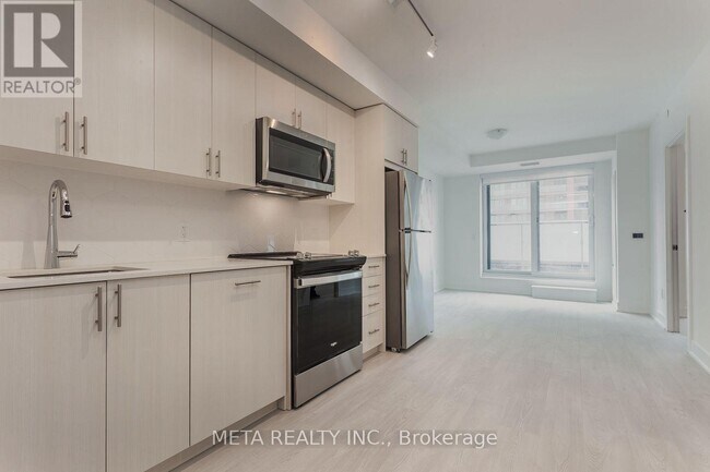 Photo du bâtiment - 2545 Simcoe St N