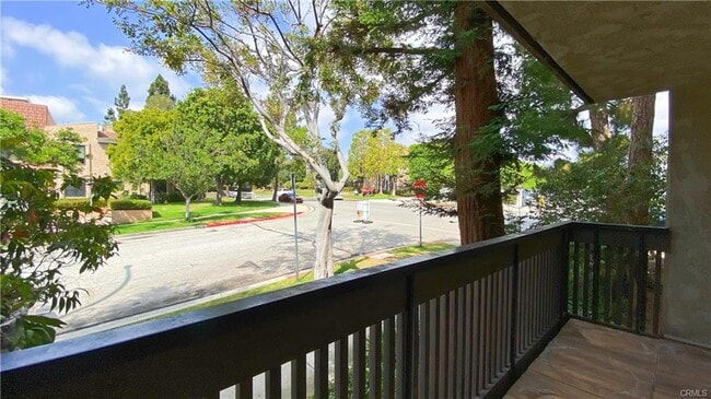 Quiet Balcony - 5901 Canterbury Dr