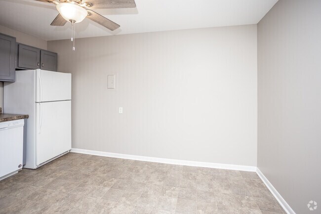 2HAB, 1.5BA - 800 ft² - Windsor Chateau Apartments