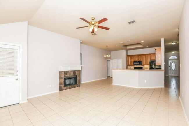 Building Photo - 1100 Hillwood Dr