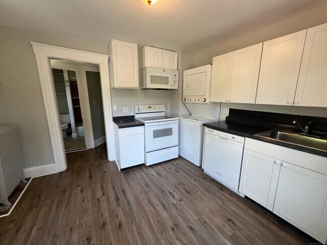 Foto del edificio - 87 Wetmore Ave