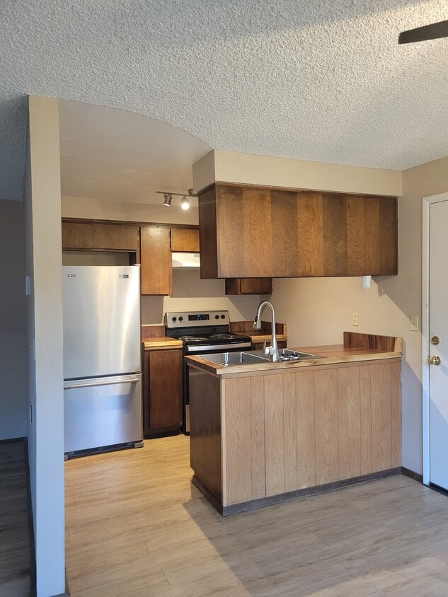 Foto principal - 628 Cook St