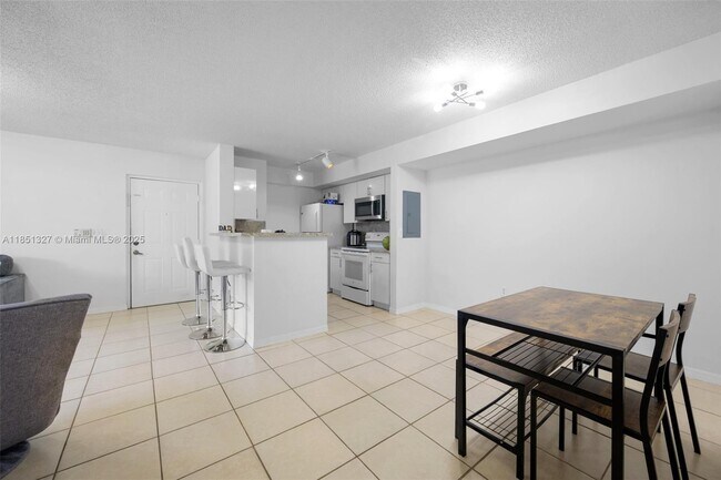 Foto del edificio - 655 SW 111th Way