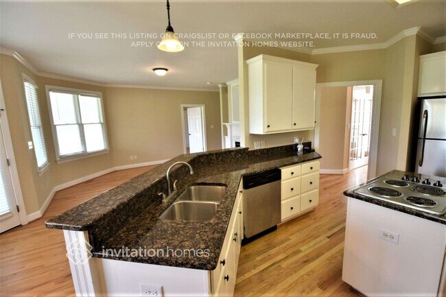 Building Photo - 4112 Toccopola St