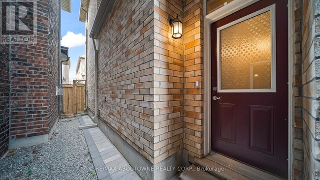 Building Photo - 341 Ironside Dr
