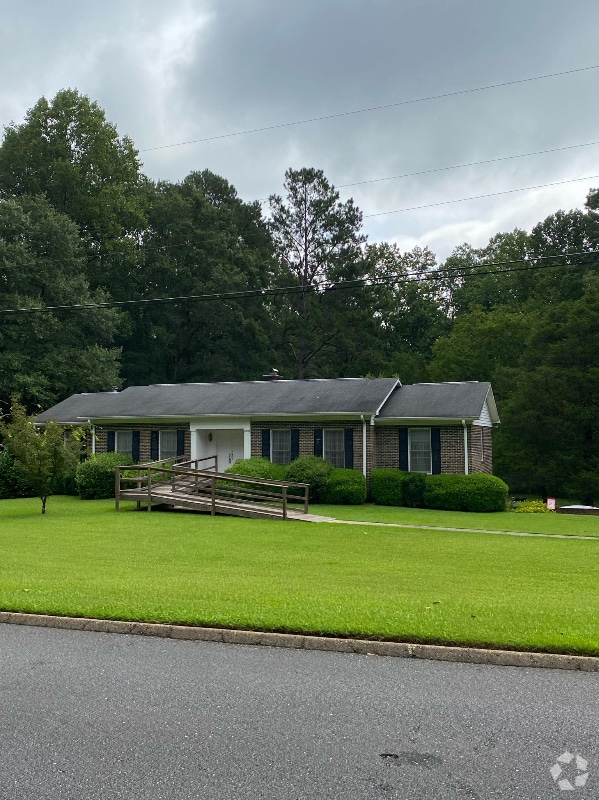 Building Photo - 2832 Dobbs Rd
