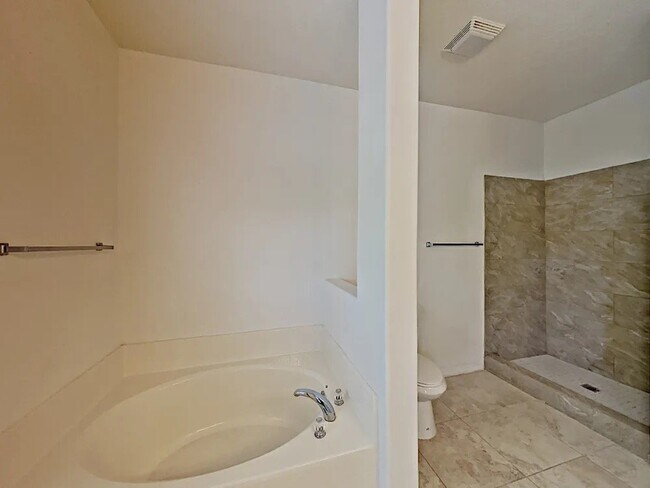Foto del edificio - 5608 Duskywing Dr
