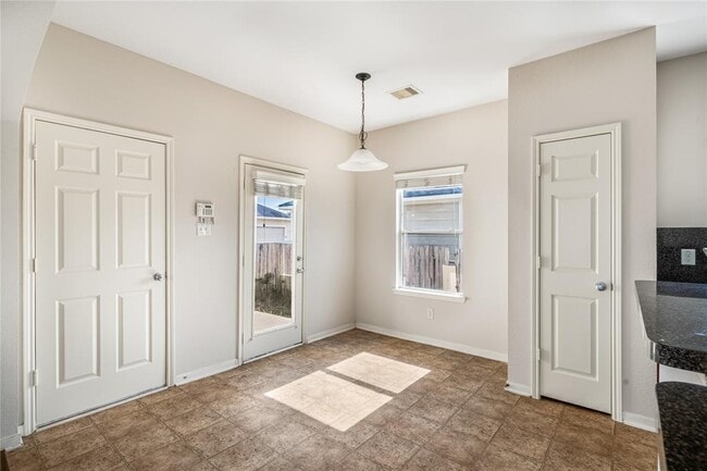 Building Photo - 1623 Royal Chase Dr