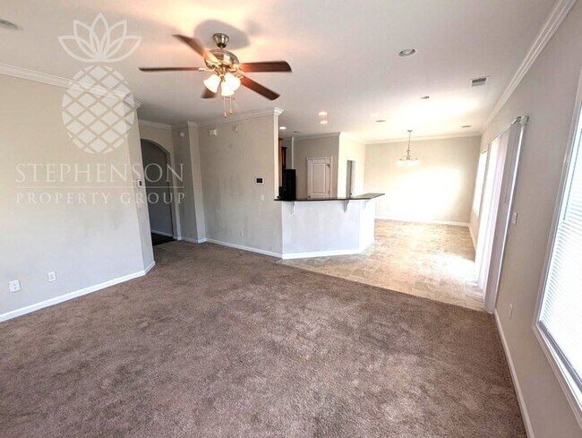 Foto del edificio - 4 bedroom 2.5 bath