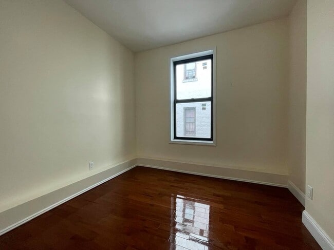 Building Photo - 3820 Broadway