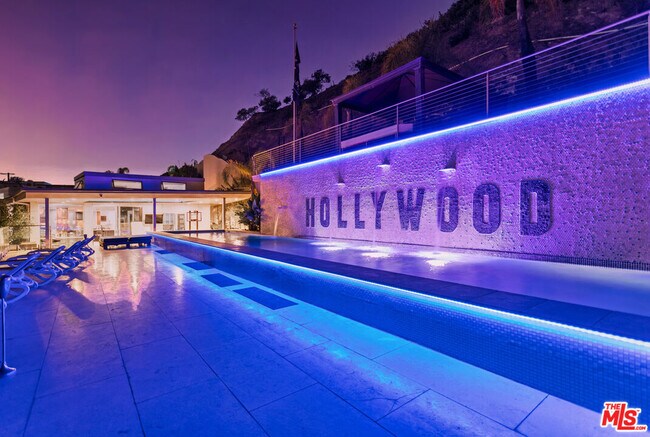 Foto del edificio - 6425 Weidlake Dr