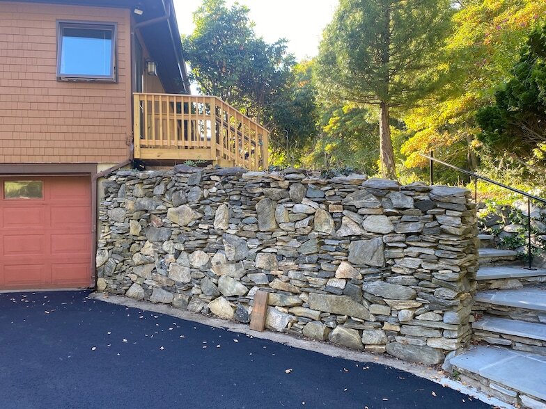 Foto principal - 319 Hell Hollow Rd