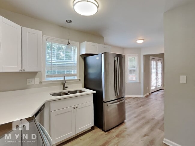 Building Photo - 4717 Sinclair Dr
