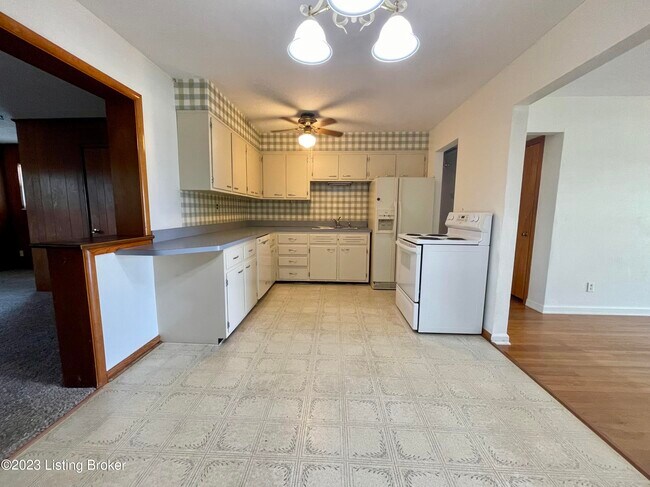 Building Photo - 2320 Coyle Dr