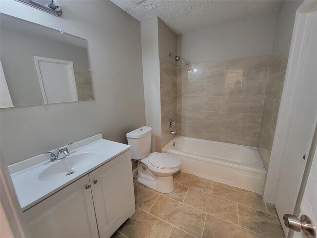 Foto del edificio - 3439 Malabar Rd